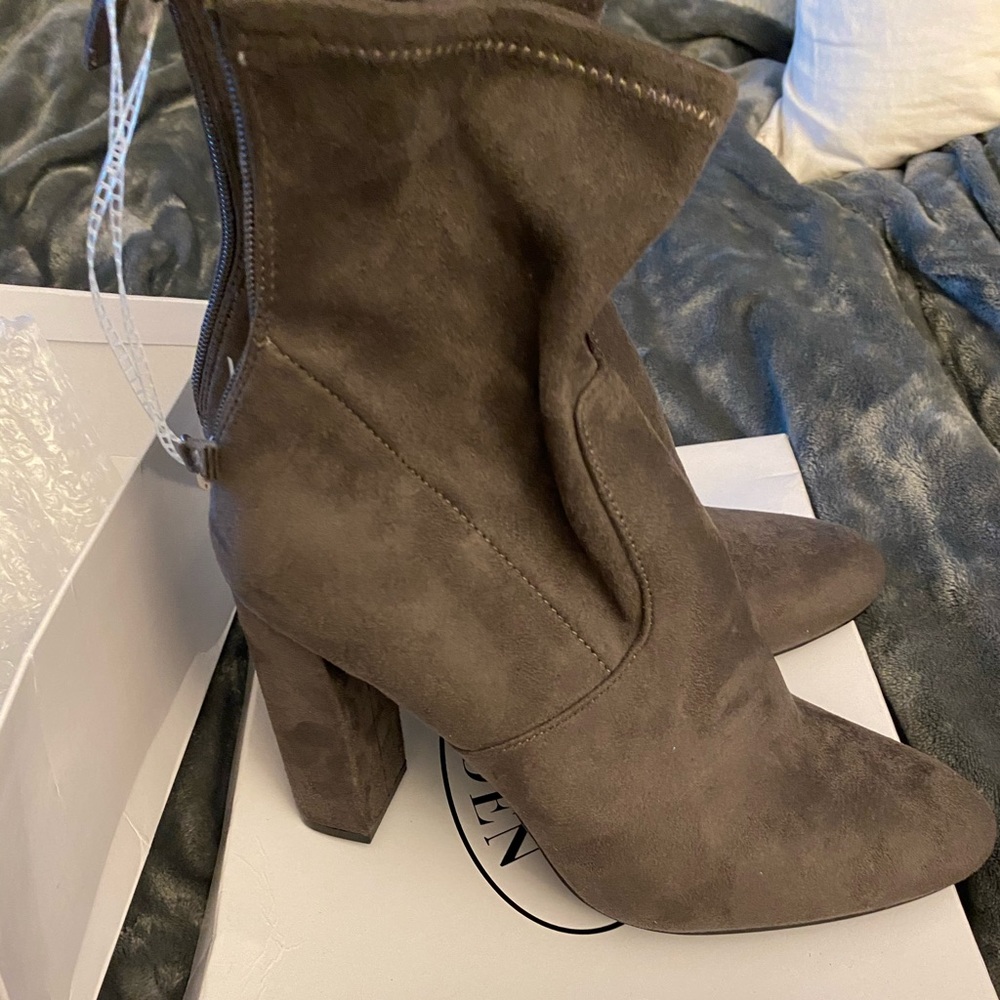 Steve Madden Brisk Booties never worn